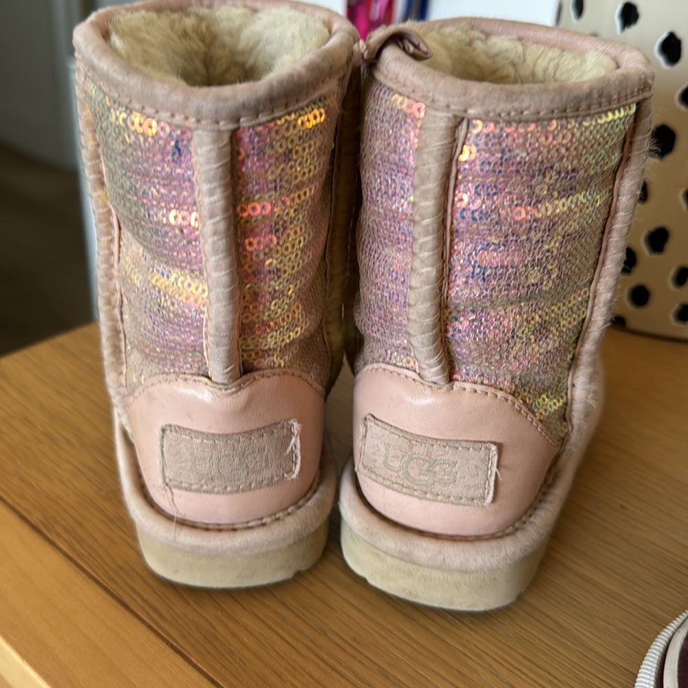 Toddler uggs - Picture 2 of 4